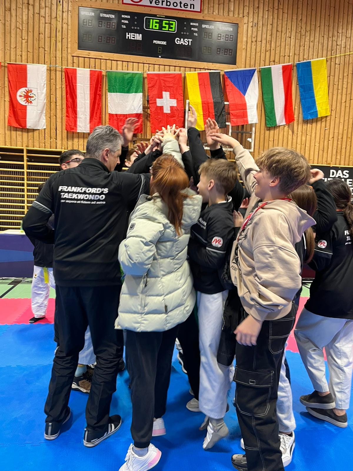 Kleinkindergruppe bei Frankfords Taekwondo